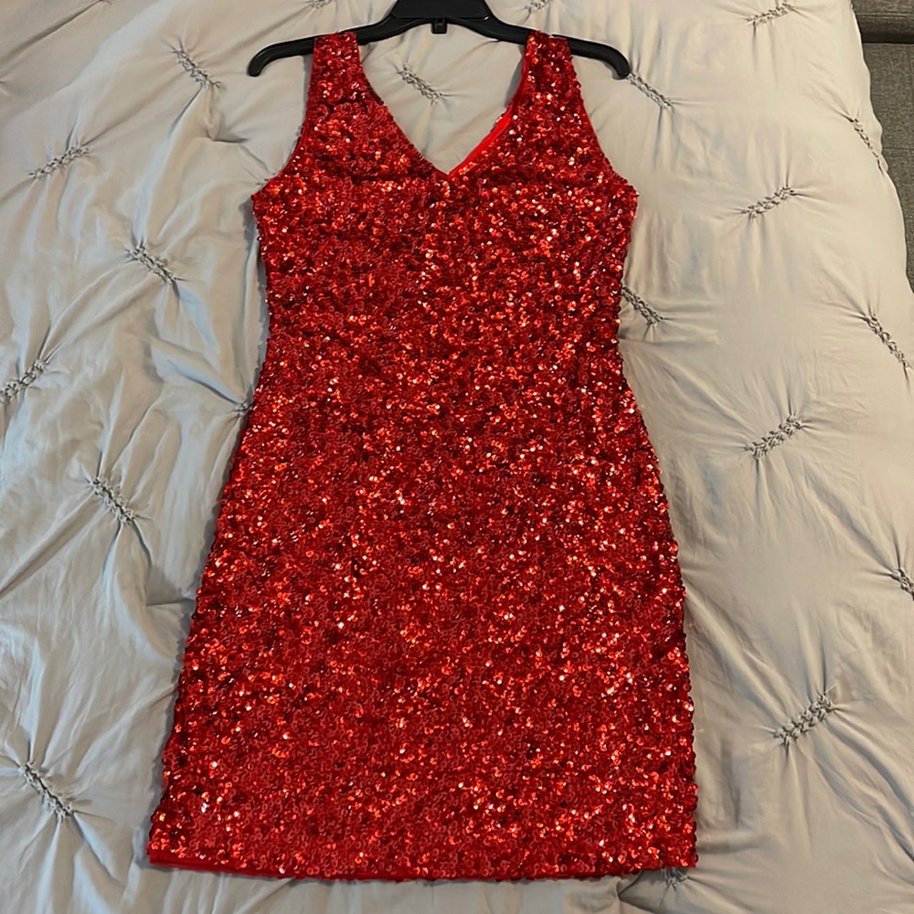 Go Glam! Red sequins cocktail dress